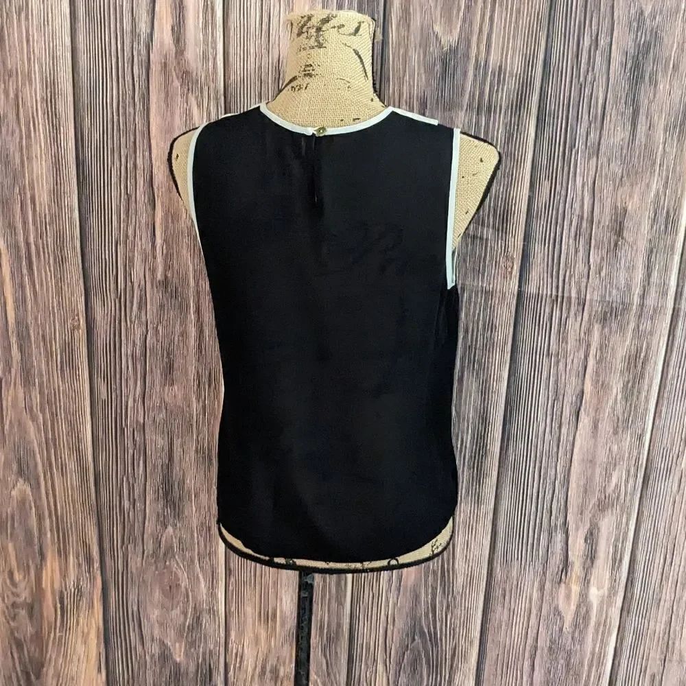 Darling Sleeveless Top - Picture 5 of 14